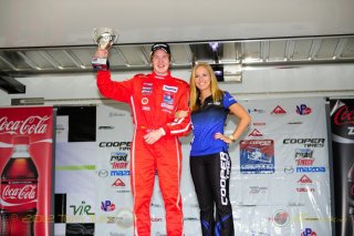2012-vir-usf2000_019